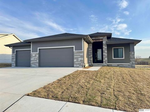 Photo of 21723 Glenmore Drive, Gretna, NE 68028 (MLS # 22608499)
