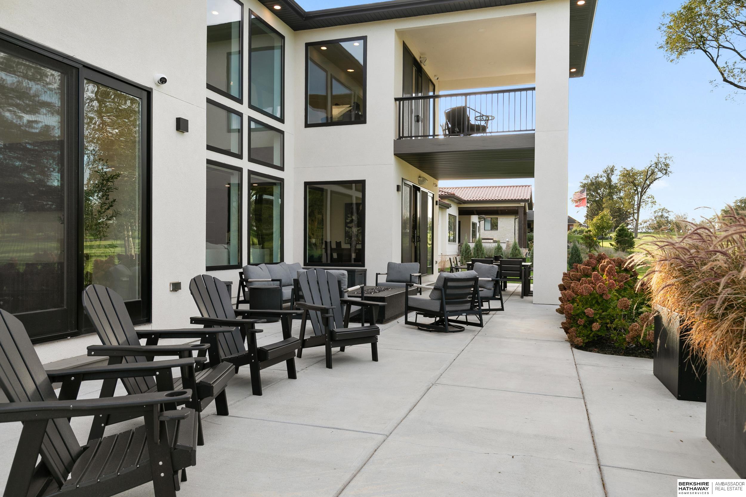 Lincoln, Nebraska 68520, United States, 5 Bedrooms Bedrooms, ,3 BathroomsBathrooms,Residential,Active,227717