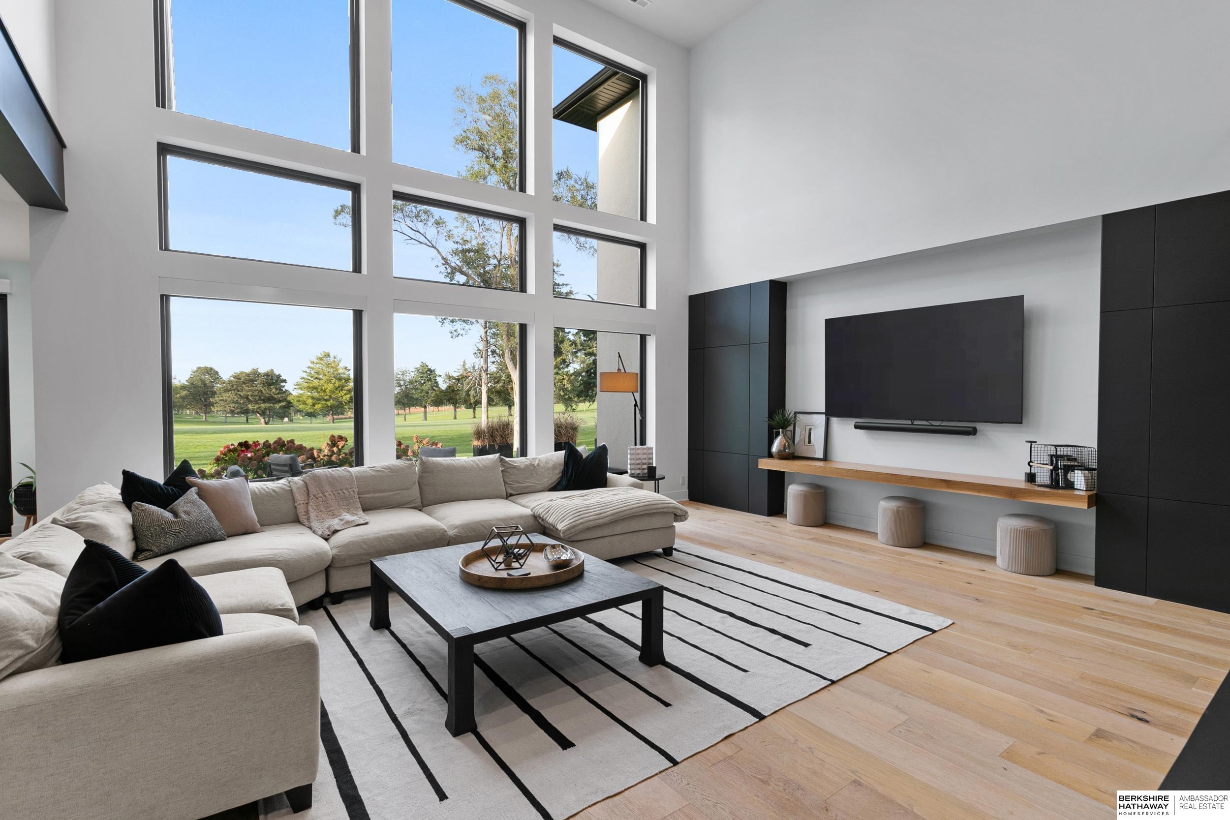 Lincoln, Nebraska 68520, United States, 5 Bedrooms Bedrooms, ,3 BathroomsBathrooms,Residential,Active,227717