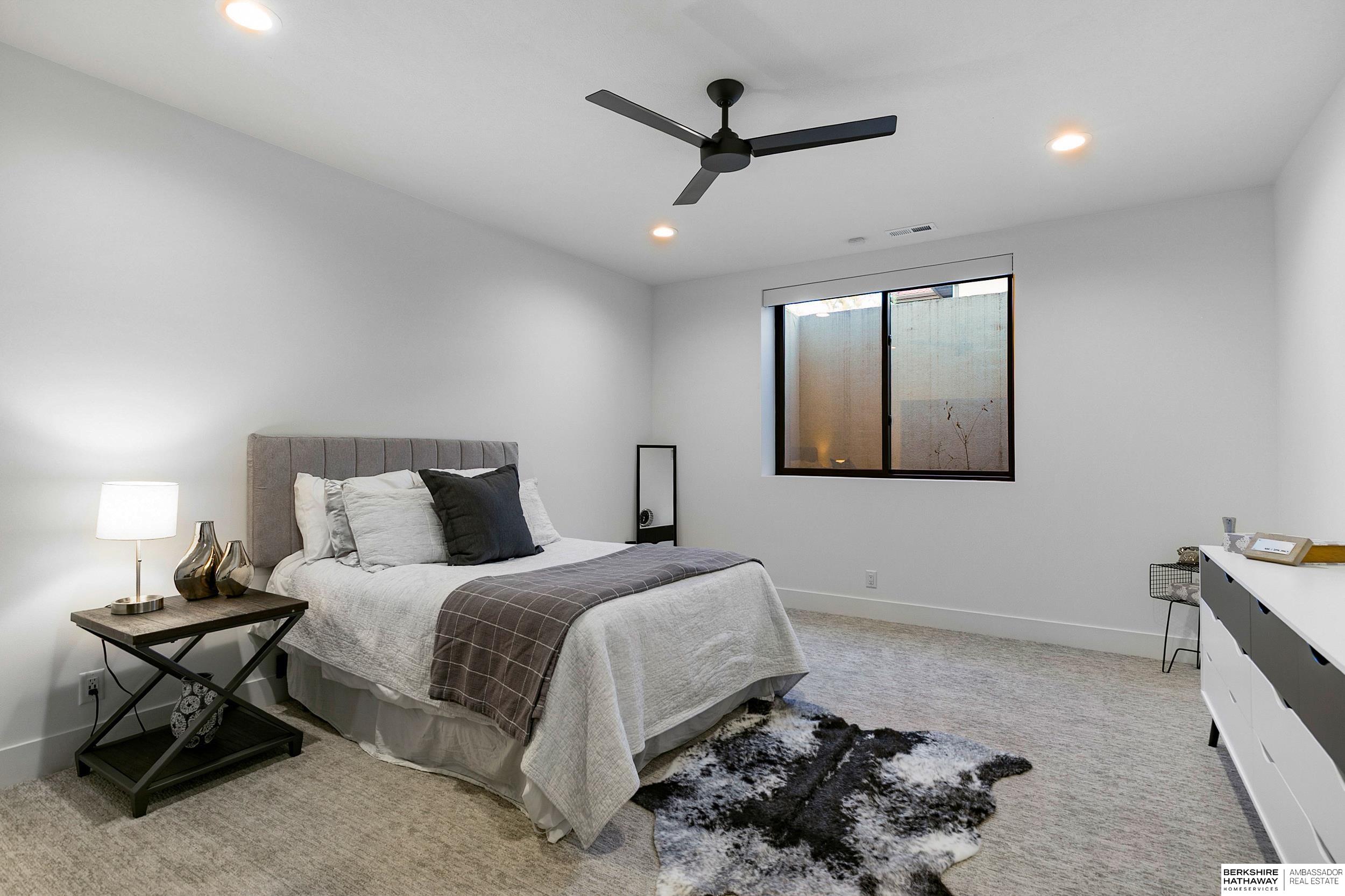 Lincoln, Nebraska 68520, United States, 5 Bedrooms Bedrooms, ,3 BathroomsBathrooms,Residential,Active,227717