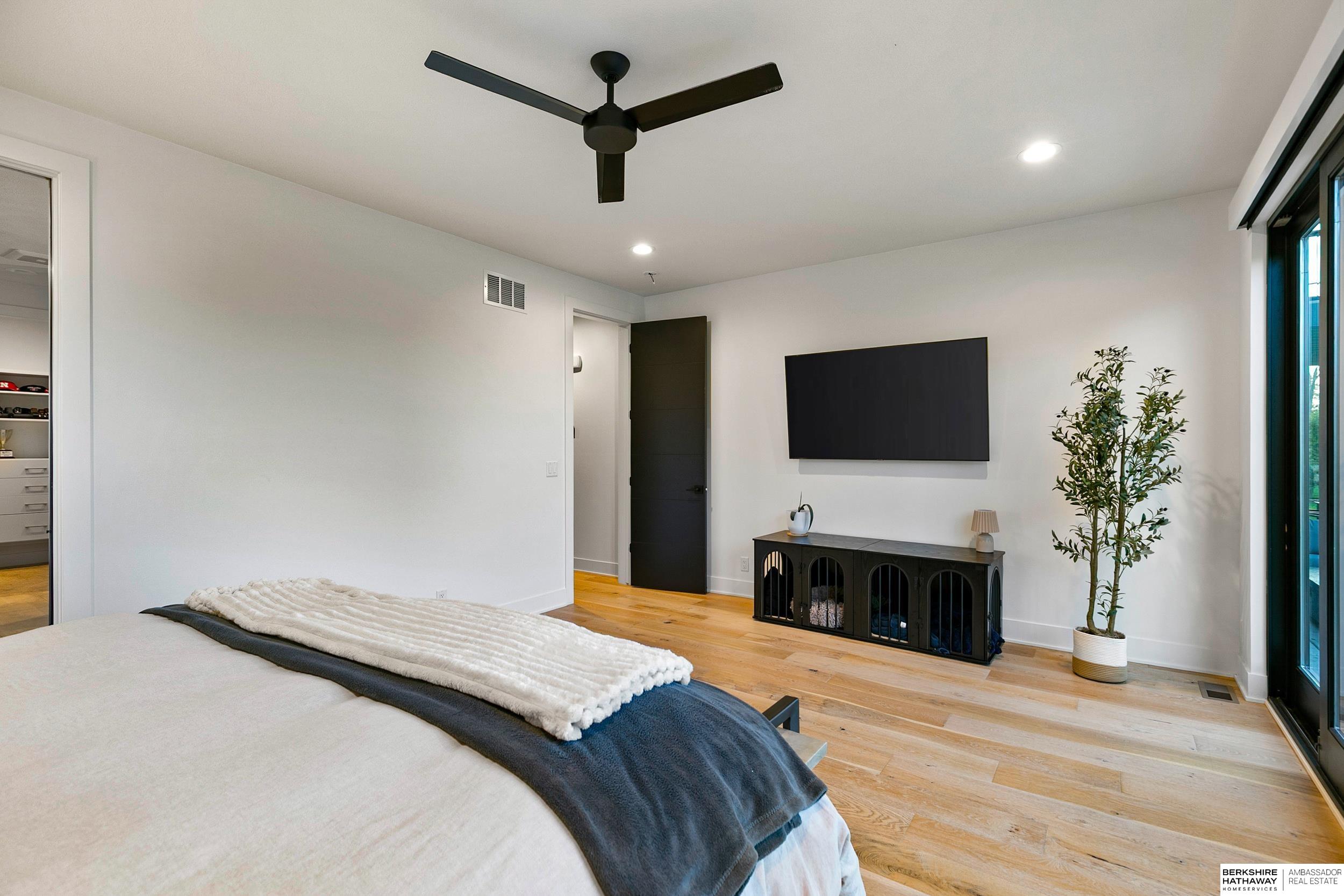 Lincoln, Nebraska 68520, United States, 5 Bedrooms Bedrooms, ,3 BathroomsBathrooms,Residential,Active,227717