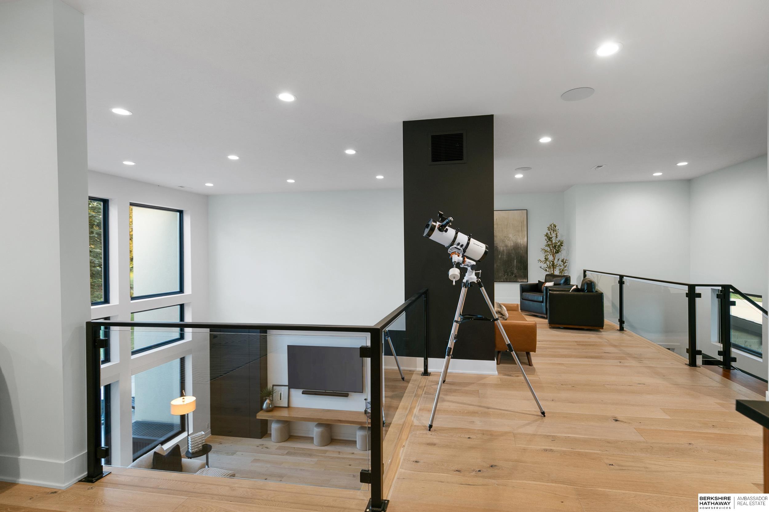 Lincoln, Nebraska 68520, United States, 5 Bedrooms Bedrooms, ,3 BathroomsBathrooms,Residential,Active,227717