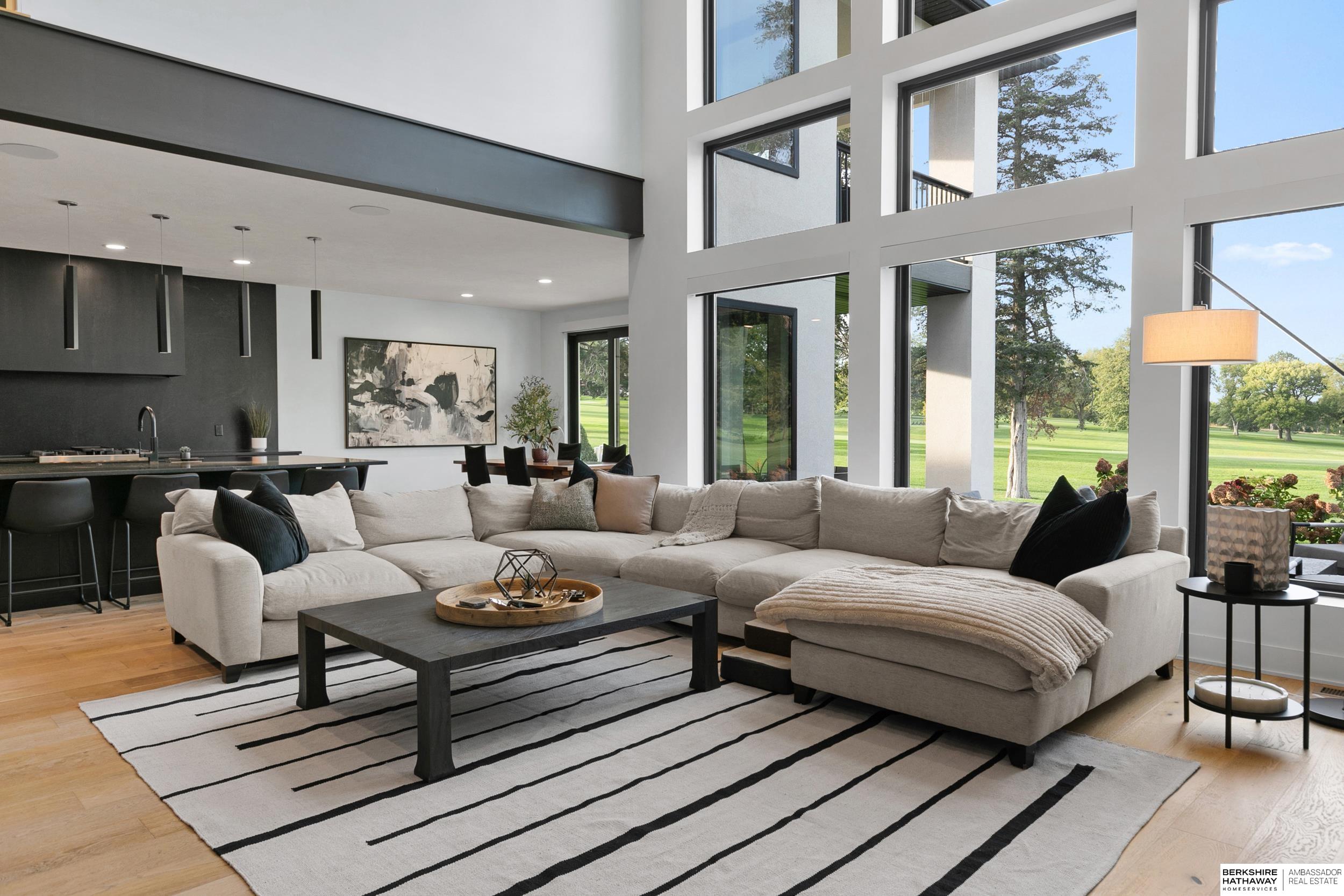 Lincoln, Nebraska 68520, United States, 5 Bedrooms Bedrooms, ,3 BathroomsBathrooms,Residential,Active,227717