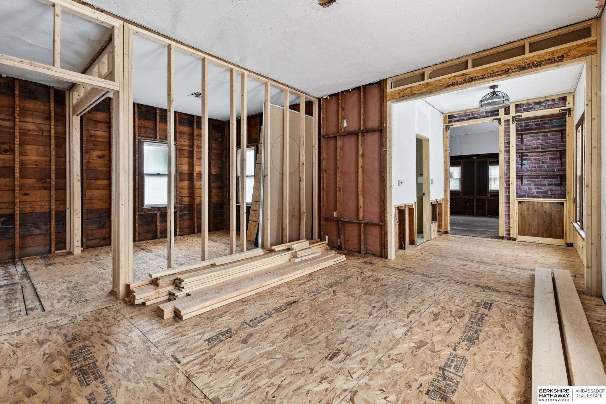 Omaha, Nebraska 68117, United States, 2 Bedrooms Bedrooms, ,2 BathroomsBathrooms,Residential,Pending,253039