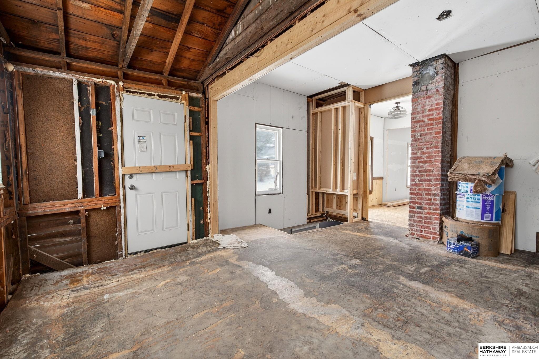 Omaha, Nebraska 68117, United States, 2 Bedrooms Bedrooms, ,2 BathroomsBathrooms,Residential,Pending,253039