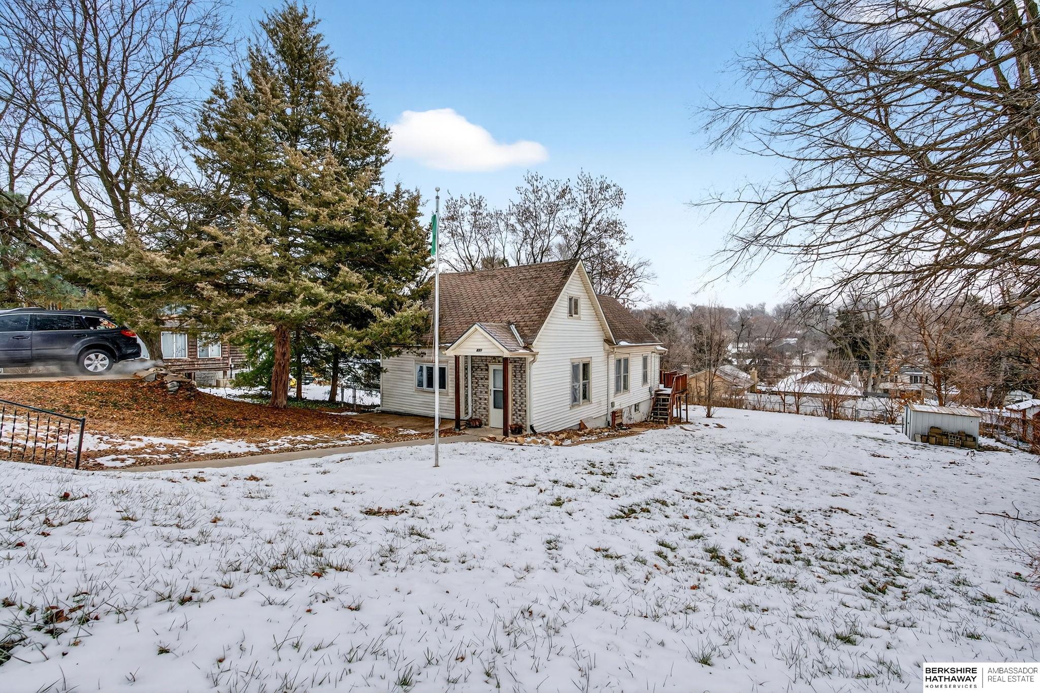 Omaha, Nebraska 68117, United States, 2 Bedrooms Bedrooms, ,2 BathroomsBathrooms,Residential,Pending,253039