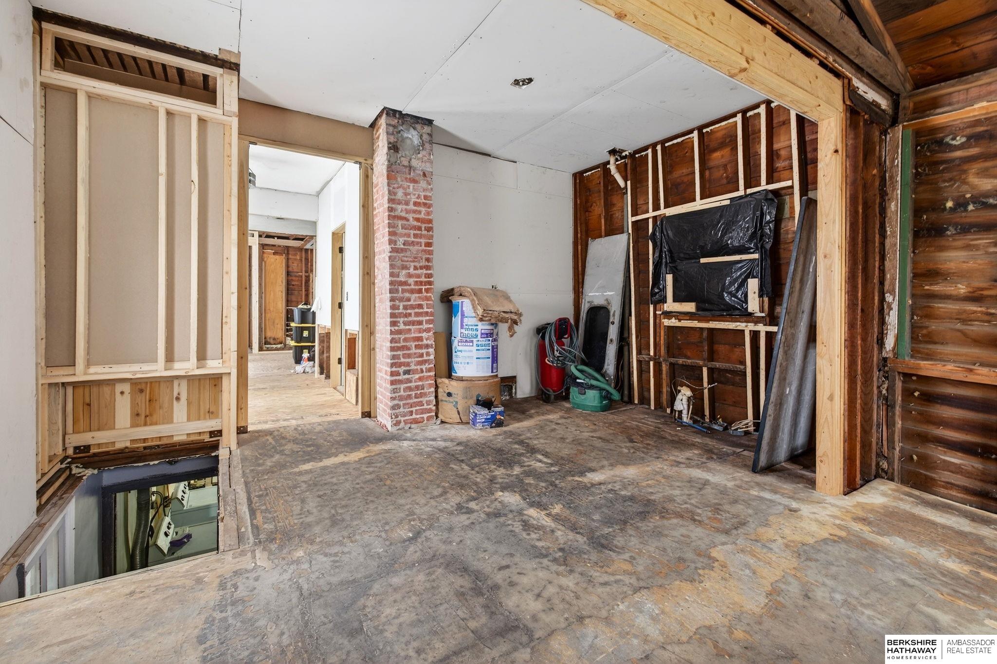 Omaha, Nebraska 68117, United States, 2 Bedrooms Bedrooms, ,2 BathroomsBathrooms,Residential,Pending,253039