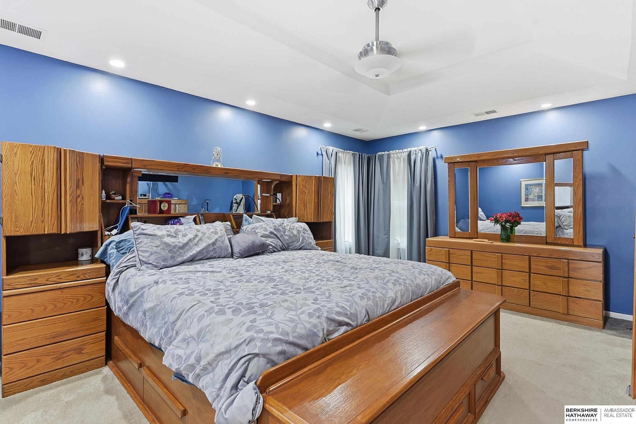 Omaha, Nebraska 68116, United States, 4 Bedrooms Bedrooms, ,3 BathroomsBathrooms,Residential,Active,245427