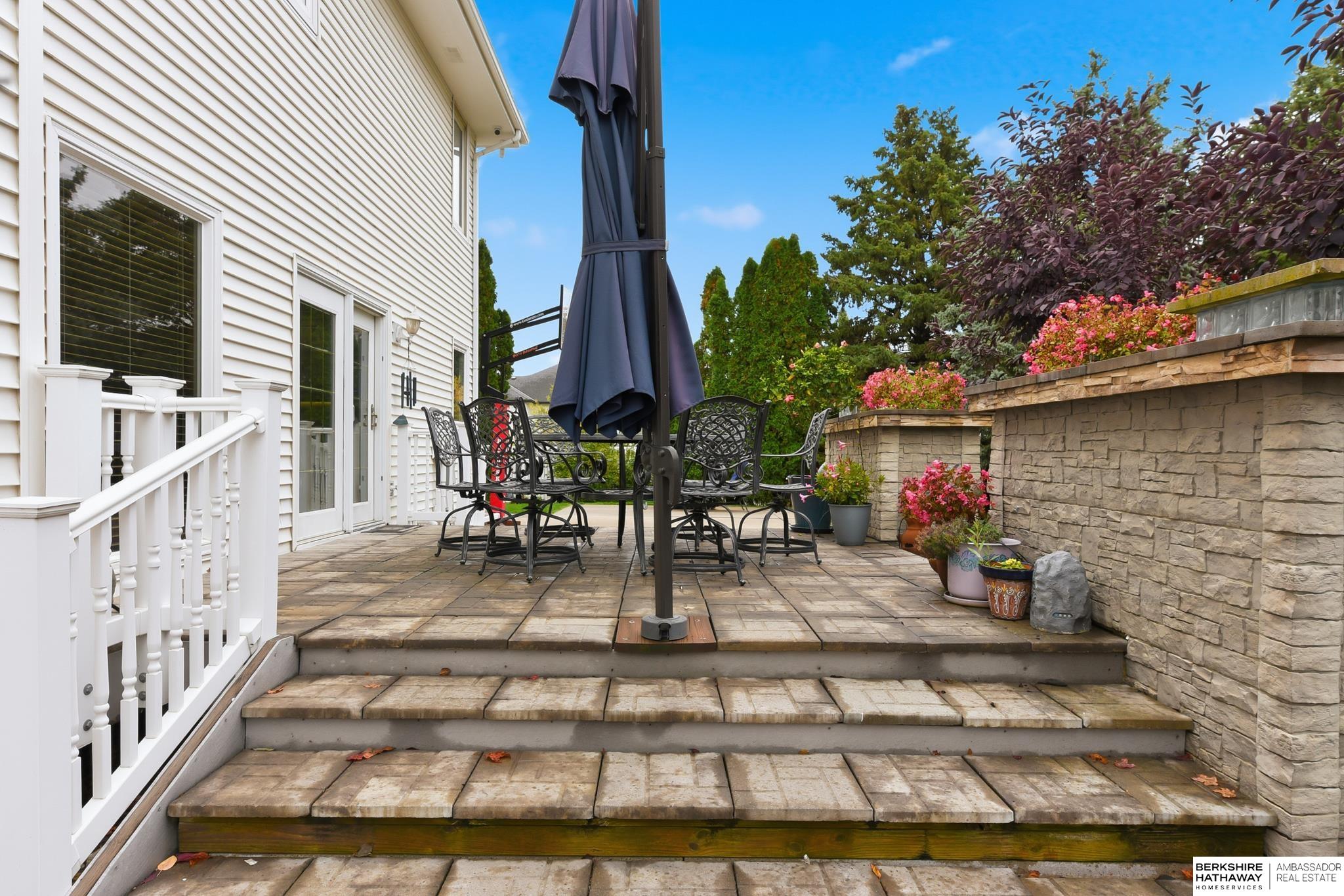 Omaha, Nebraska 68116, United States, 4 Bedrooms Bedrooms, ,3 BathroomsBathrooms,Residential,Active,245427