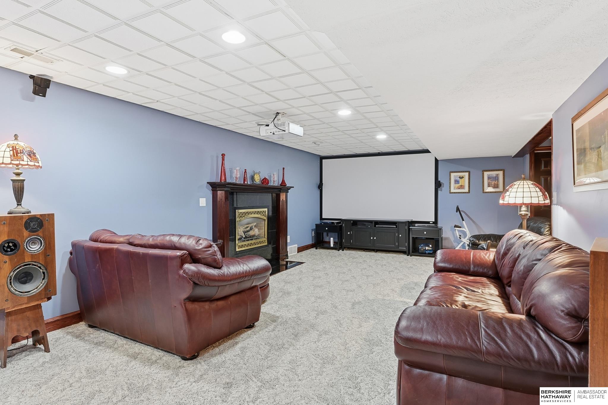 Omaha, Nebraska 68116, United States, 4 Bedrooms Bedrooms, ,3 BathroomsBathrooms,Residential,Active,245427