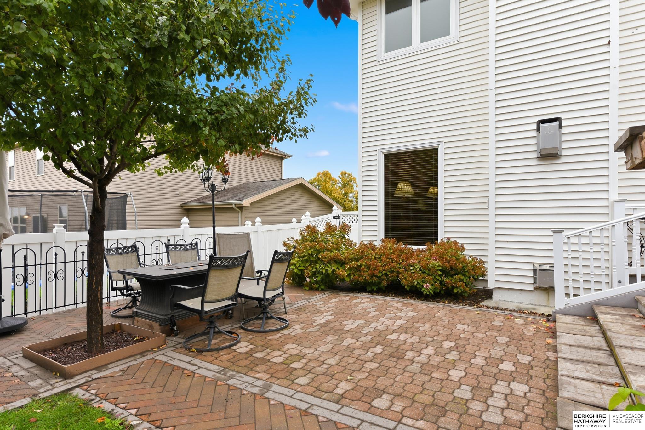 Omaha, Nebraska 68116, United States, 4 Bedrooms Bedrooms, ,3 BathroomsBathrooms,Residential,Active,245427