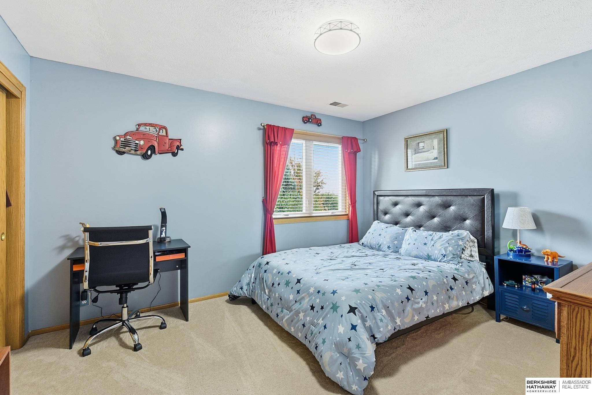 Omaha, Nebraska 68116, United States, 4 Bedrooms Bedrooms, ,3 BathroomsBathrooms,Residential,Active,245427