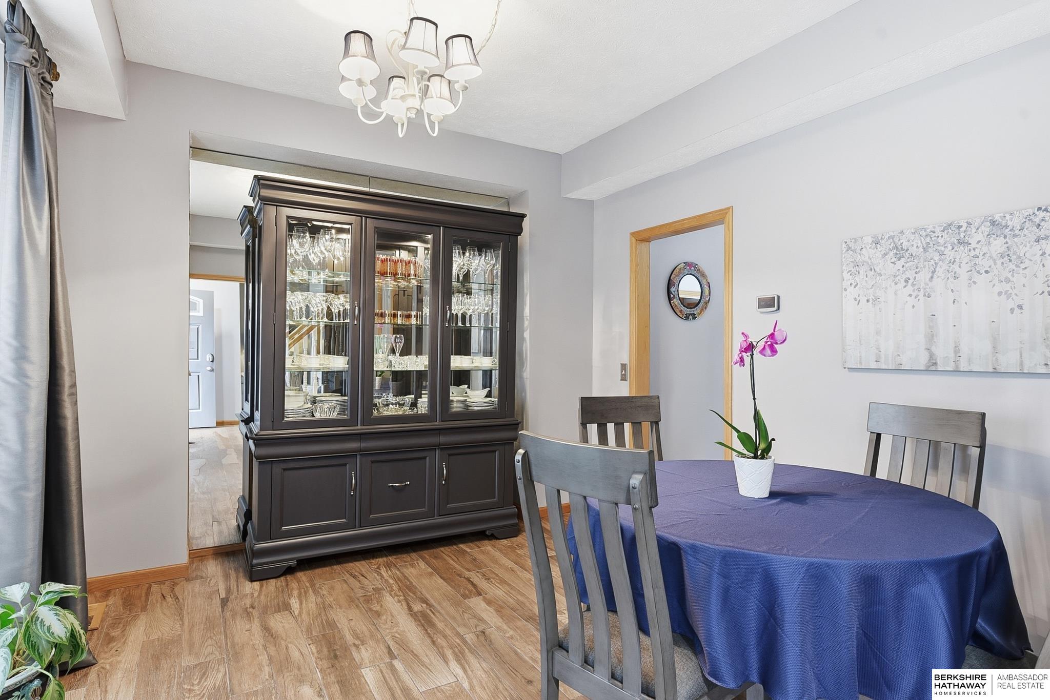 Omaha, Nebraska 68116, United States, 4 Bedrooms Bedrooms, ,3 BathroomsBathrooms,Residential,Active,245427