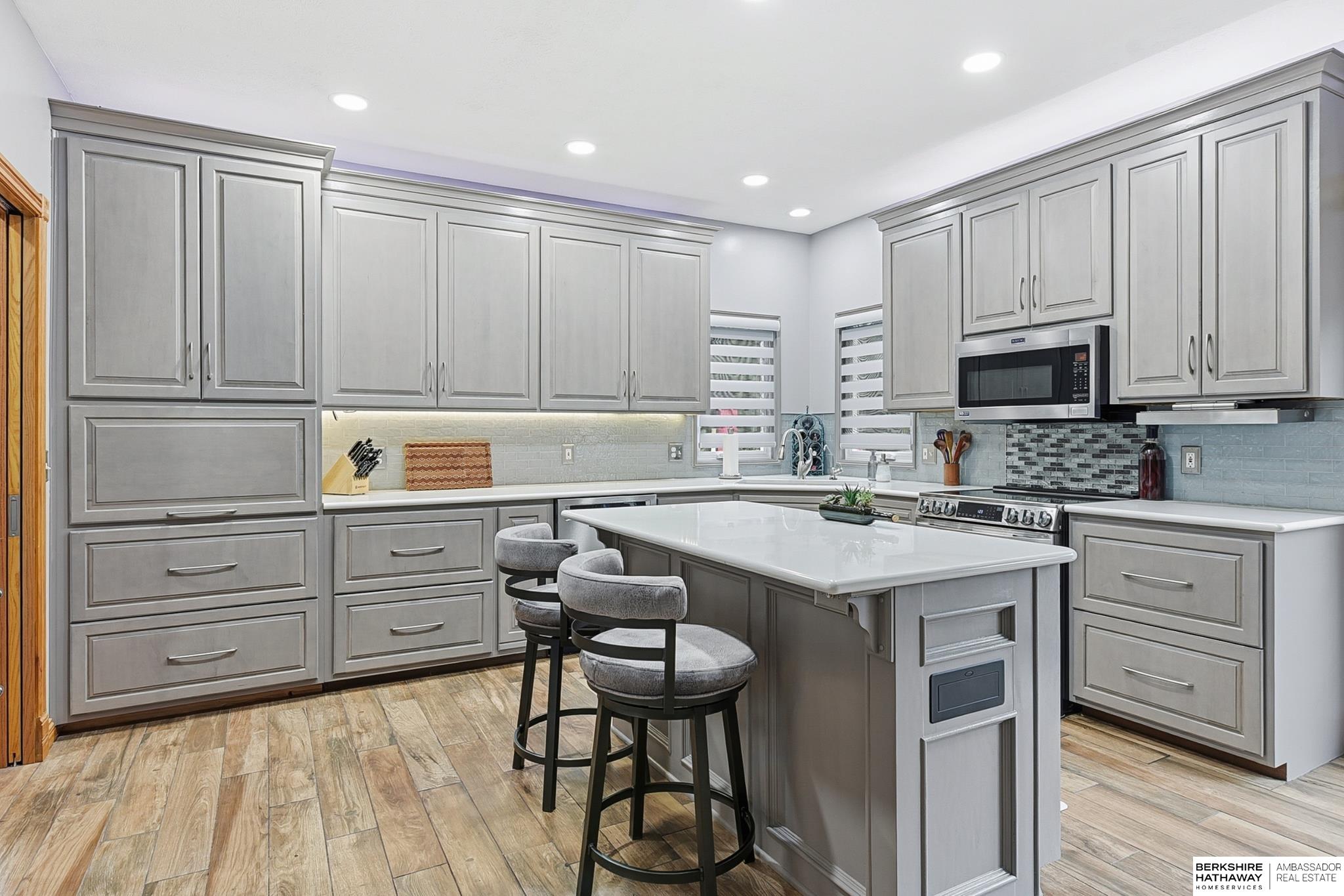 Omaha, Nebraska 68116, United States, 4 Bedrooms Bedrooms, ,3 BathroomsBathrooms,Residential,Active,245427