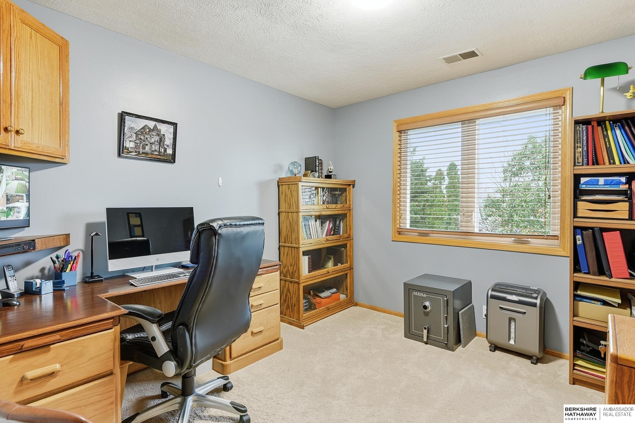 Omaha, Nebraska 68116, United States, 4 Bedrooms Bedrooms, ,3 BathroomsBathrooms,Residential,Active,245427