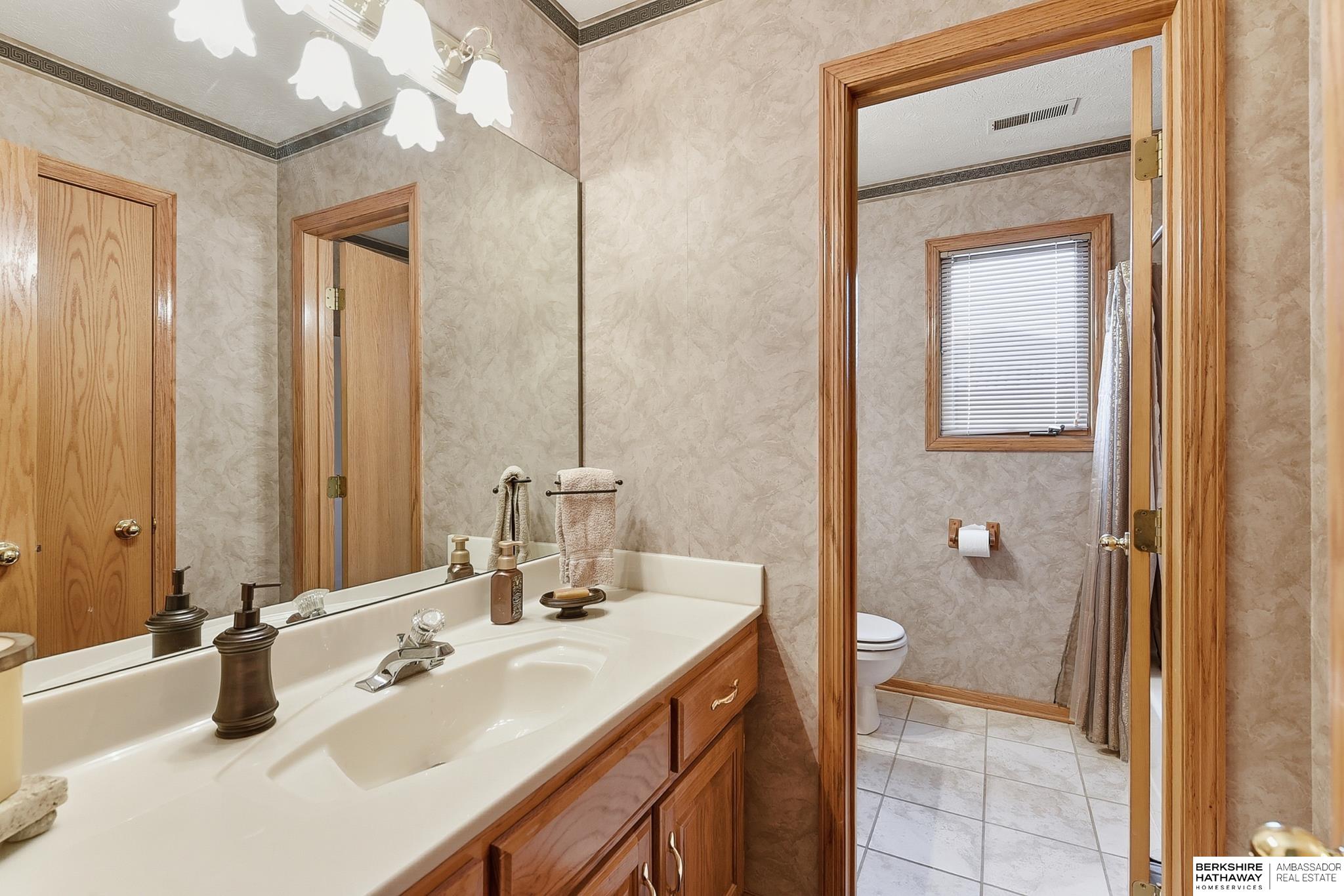 Omaha, Nebraska 68116, United States, 4 Bedrooms Bedrooms, ,3 BathroomsBathrooms,Residential,Active,245427