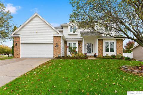 Photo of 16005 Manderson Street, Omaha, NE 68116 (MLS # 22533115)