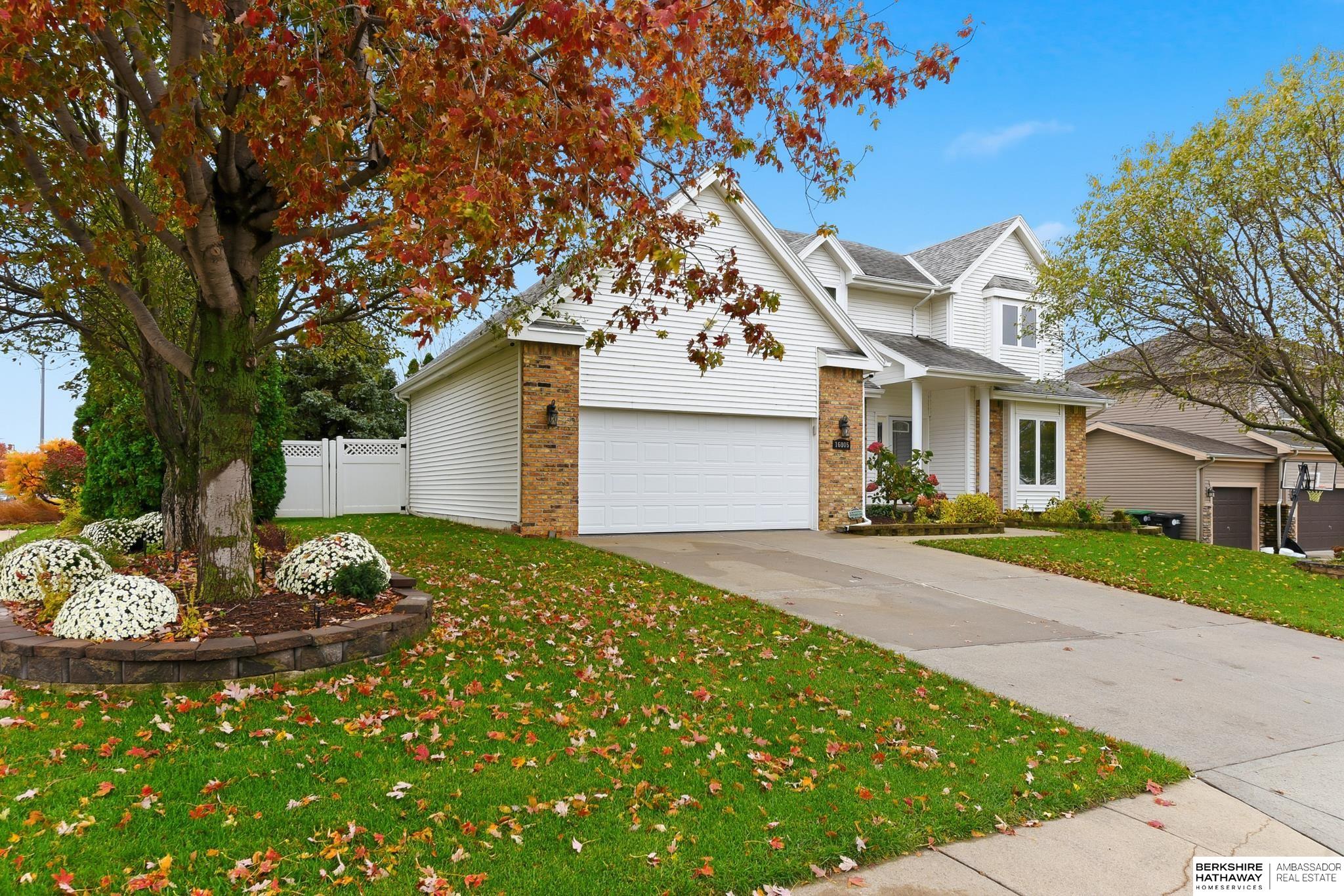 Omaha, Nebraska 68116, United States, 4 Bedrooms Bedrooms, ,3 BathroomsBathrooms,Residential,Active,245427