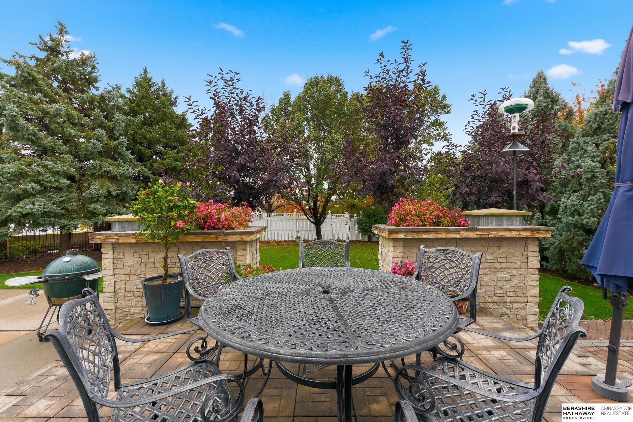 Omaha, Nebraska 68116, United States, 4 Bedrooms Bedrooms, ,3 BathroomsBathrooms,Residential,Active,245427