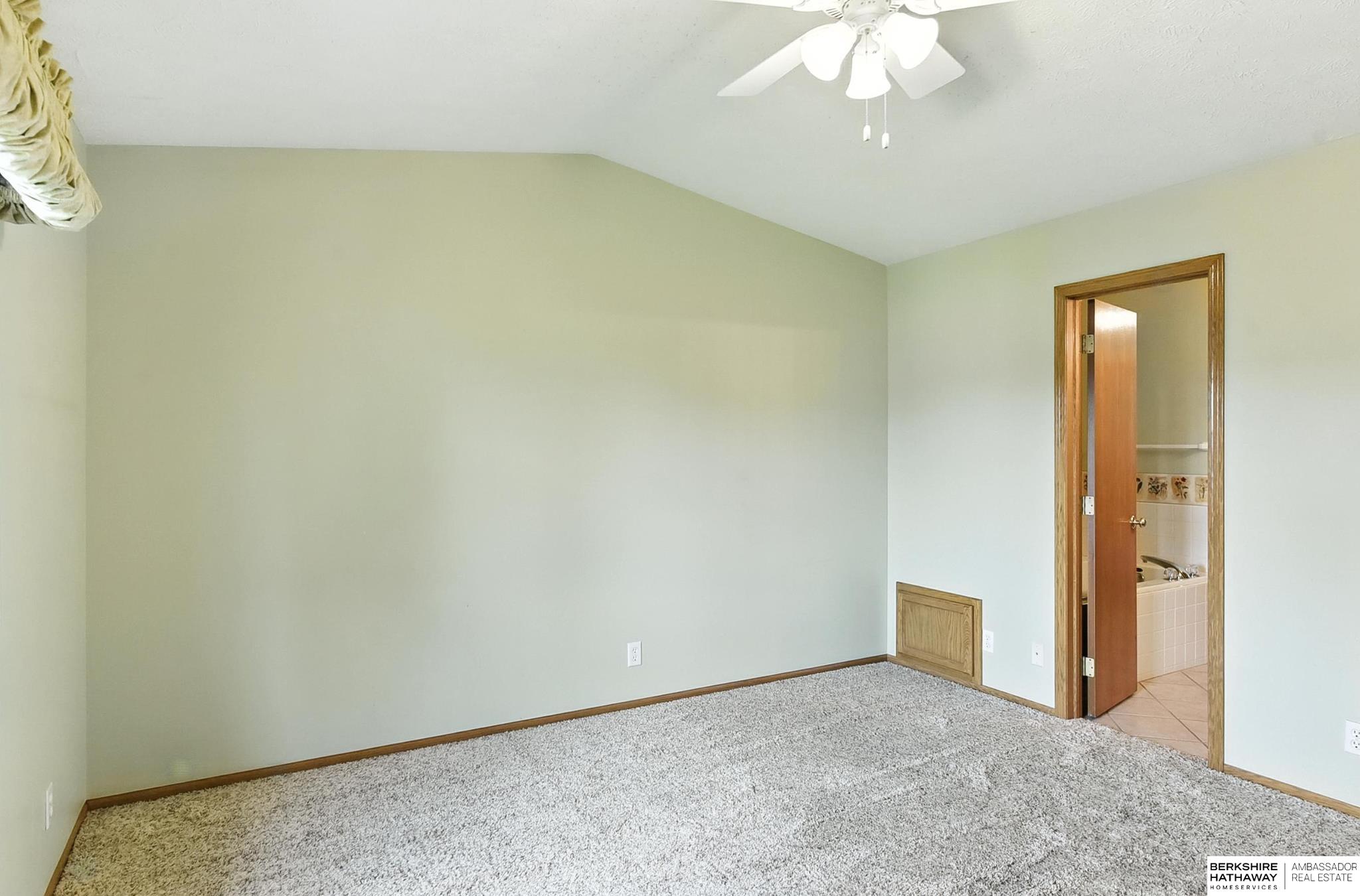 Papillion, Nebraska 68133, United States, 2 Bedrooms Bedrooms, ,2 BathroomsBathrooms,Residential,Active,153714