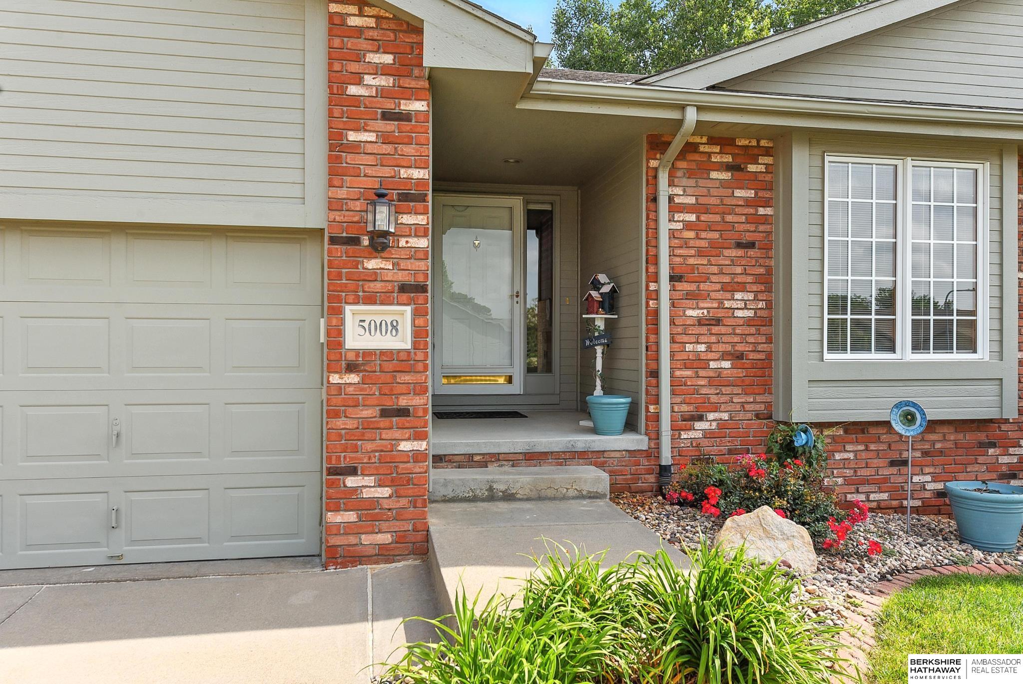 Papillion, Nebraska 68133, United States, 2 Bedrooms Bedrooms, ,2 BathroomsBathrooms,Residential,Active,153714