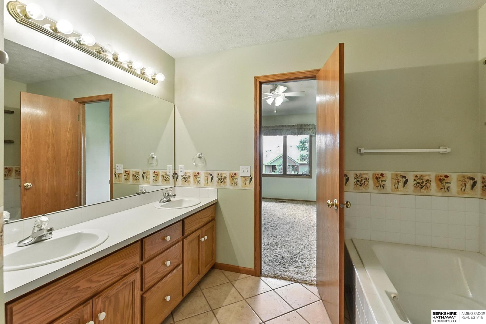 Papillion, Nebraska 68133, United States, 2 Bedrooms Bedrooms, ,2 BathroomsBathrooms,Residential,Active,153714