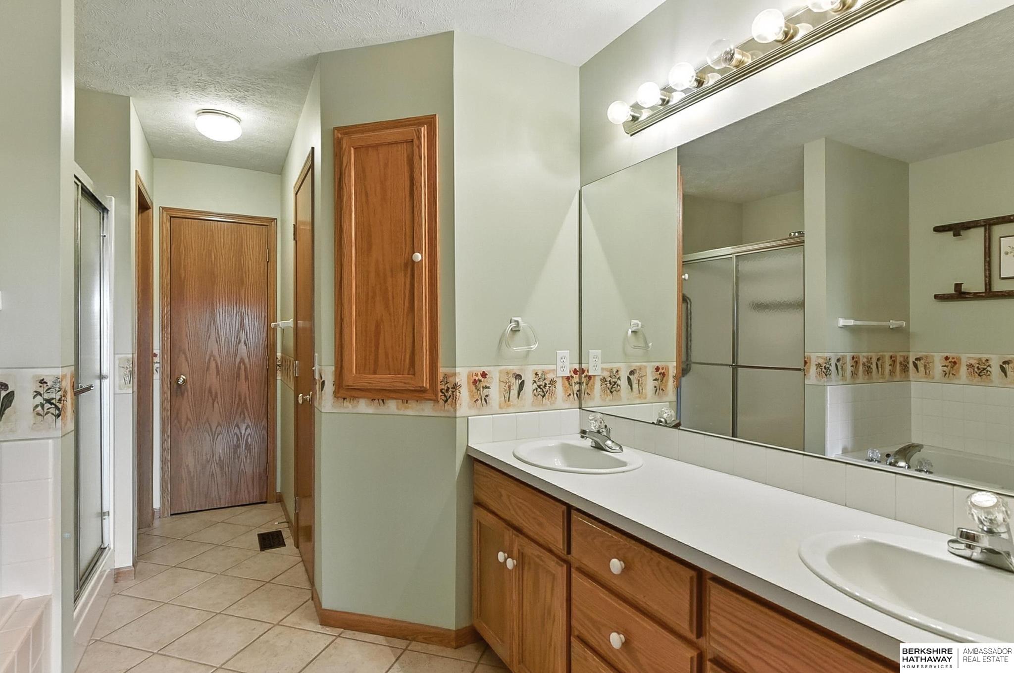 Papillion, Nebraska 68133, United States, 2 Bedrooms Bedrooms, ,2 BathroomsBathrooms,Residential,Active,153714