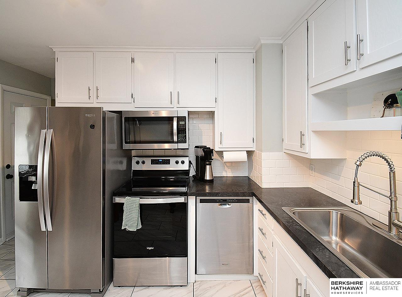 Omaha, Nebraska 68104, United States, 3 Bedrooms Bedrooms, ,1 BathroomBathrooms,Residential,Pending,146970