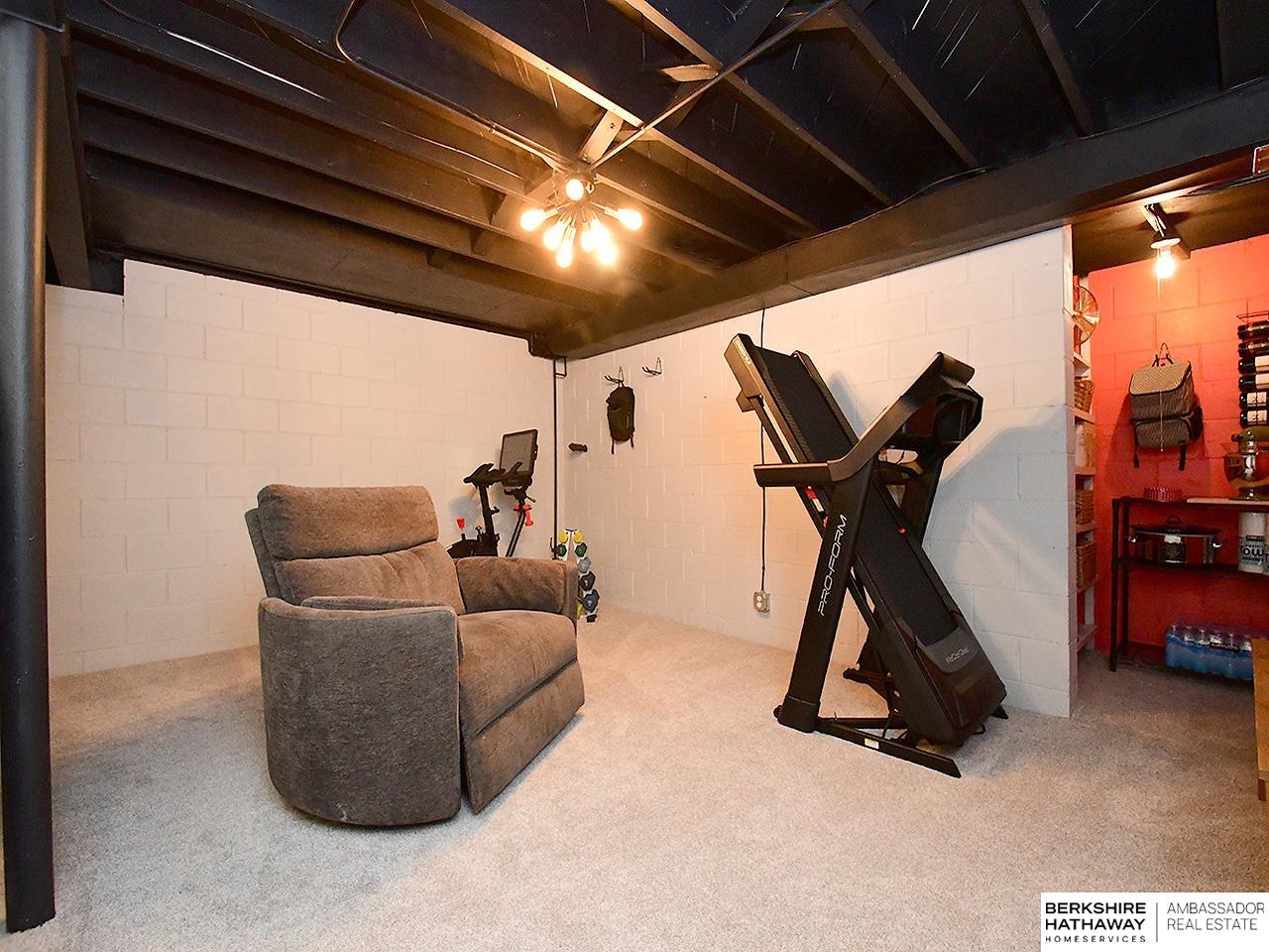 Omaha, Nebraska 68104, United States, 3 Bedrooms Bedrooms, ,1 BathroomBathrooms,Residential,Pending,146970