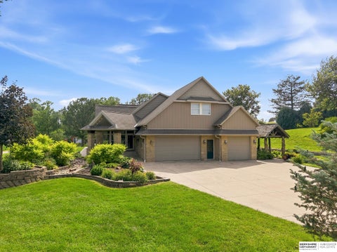 Photo of 505 Oak Hill Road, Plattsmouth, NE 68048 (MLS # 22617804)