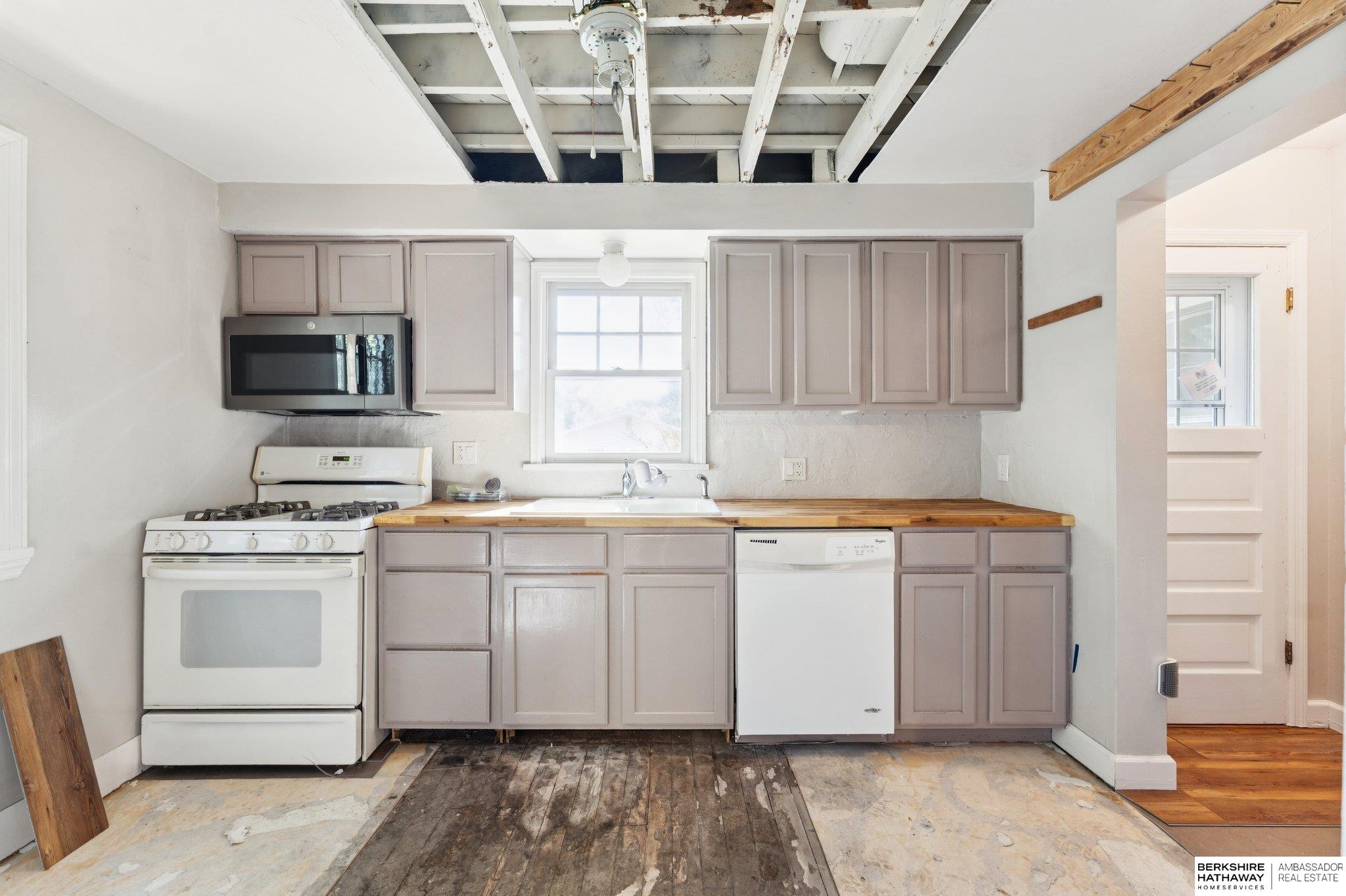 Bellevue, Nebraska 68005, United States, 2 Bedrooms Bedrooms, ,1 BathroomBathrooms,Residential,Active,239515