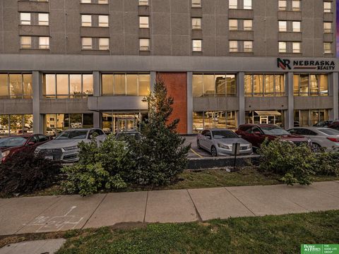 Photo of 105 N 31 Avenue #702, Omaha, NE 68131 (MLS # 22535148)