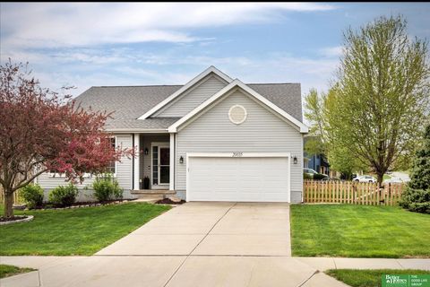 Photo of 20035 Glenmore Drive, Gretna, NE 68028 (MLS # 22610501)