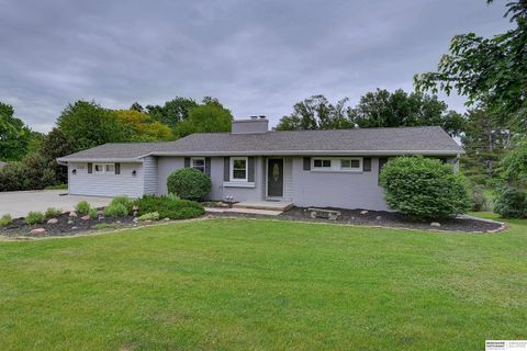 Photo of 713 S 84th Street, Omaha, NE 68114 (MLS # 22614273)