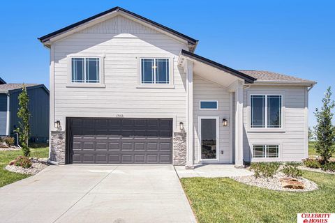 Photo of 21083 Jefferson Street, Elkhorn, NE 68022 (MLS # 22524946)