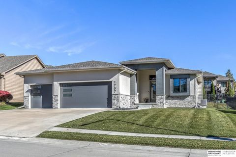 Photo of 1707 S 211th Street, Omaha, NE 68022 (MLS # 22610891)