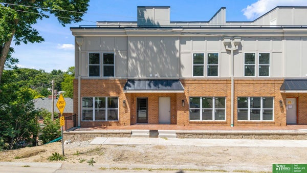 1016 S 33RD ST, OMAHA, NE 68105 - Image e5e751f3ffee72fa853aef5e3e3b6cd0/1410399101