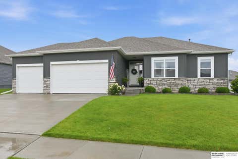 Photo of 9716 Osprey Lane, Papillion, NE 68046 (MLS # 22614951)