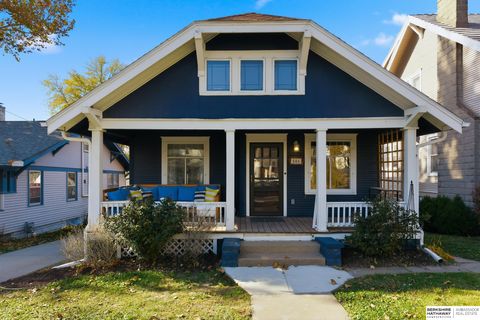 Photo of 806 N 43rd Street, Omaha, NE 68131 (MLS # 22534515)