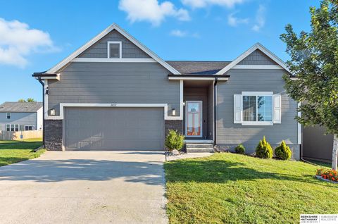 Photo of 14812 Leeman Street, Bennington, NE 68007 (MLS # 22528213)