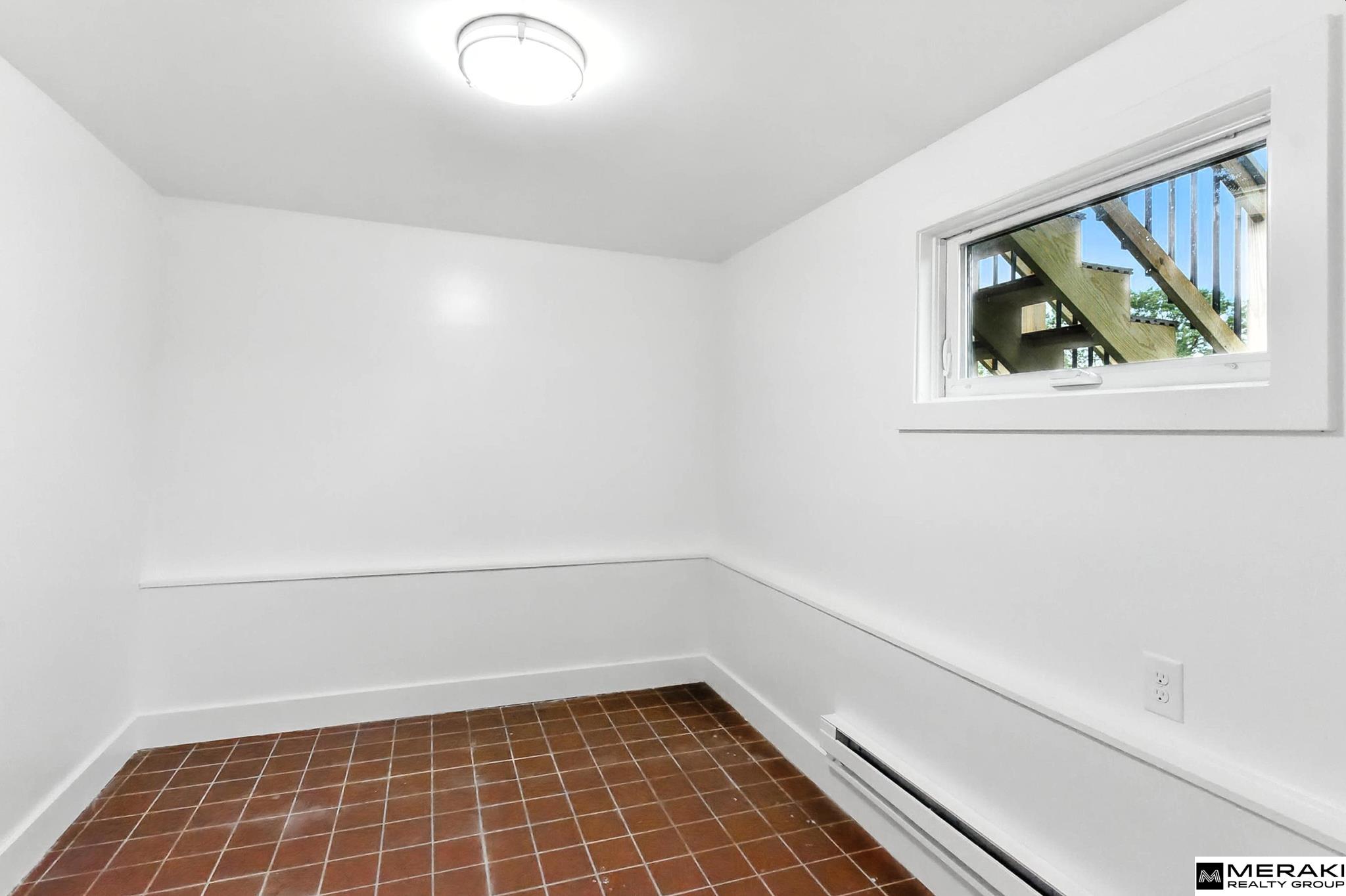 Lincoln, Nebraska 68510, United States, 4 Bedrooms Bedrooms, ,2 BathroomsBathrooms,Residential,Active,254129