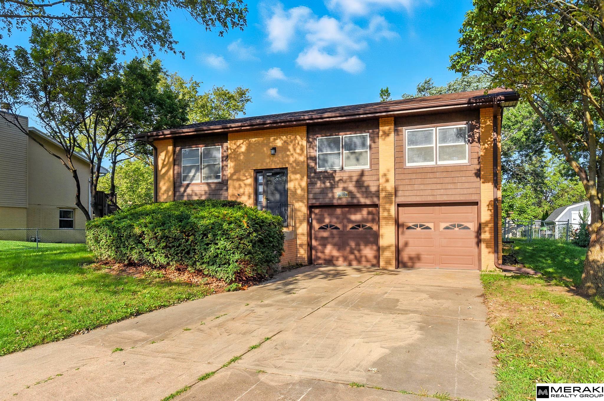 Lincoln, Nebraska 68510, United States, 4 Bedrooms Bedrooms, ,2 BathroomsBathrooms,Residential,Active,254129