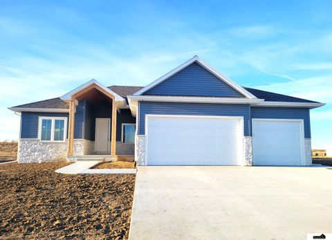 Photo of 926 W El Alameda Street, Lincoln, NE 68523 (MLS # 22602318)