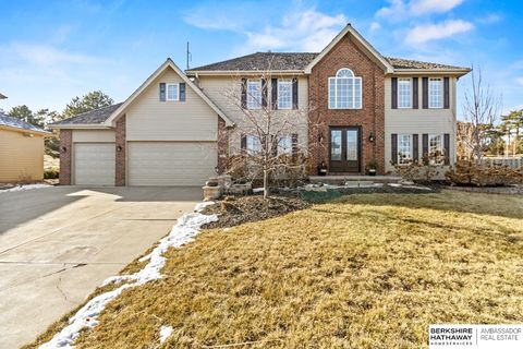 Photo of 122 S 167th Circle, Omaha, NE 68118 (MLS # 22602798)