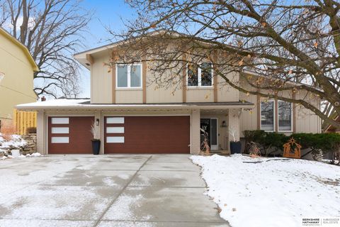 Photo of 15025 Brookside Circle, Omaha, NE 68144 (MLS # 22533093)