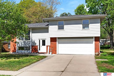 Photo of 5327 S 53rd Street, Lincoln, NE 68516 (MLS # 22611172)