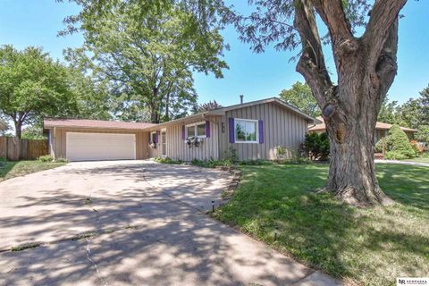 Photo of 2741 Scott Avenue, Lincoln, NE 68506 (MLS # 22619536)