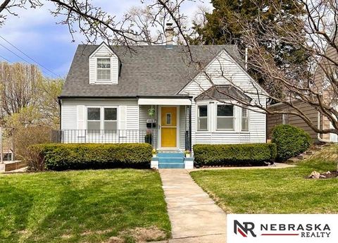 Photo of 4548 Mason Street, Omaha, NE 68106 (MLS # 22608600)