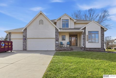 Photo of 13507 Innis Circle, Bellevue, NE 68123 (MLS # 22614382)