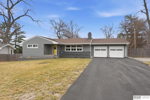 Photo of 8120 Keystone Drive, Omaha, NE 68134 (MLS # 22605765)